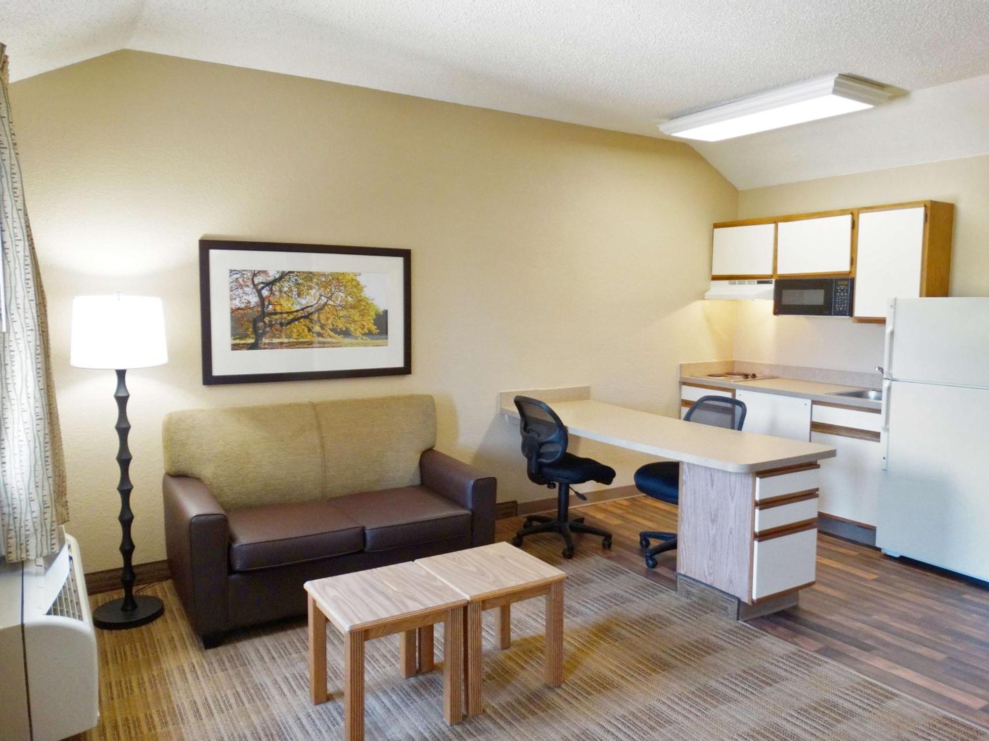 Extended Stay America Select Suites - Orlando - Lake Mary - 1040 Greenwood Blvd Exterior foto